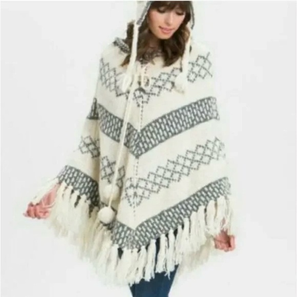 World Market Wool Hand Crafted Nepal Nepalese Knit Ivory Gray Icelandic Poncho - Picture 1 of 8